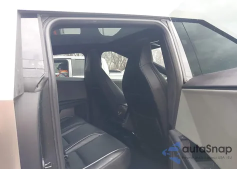 2025 Tesla Cybertruck All-Wheel Drive z USA, uszkodzony, nr VIN 7G2CEHED6SA070884